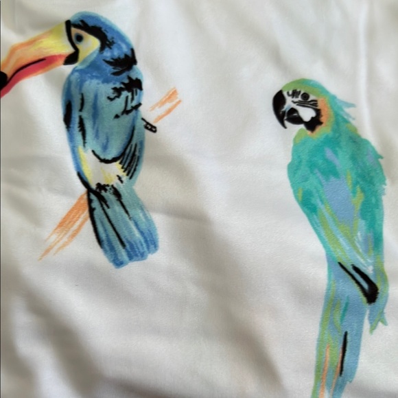 New w/Tags Chubbies White Tropical Print Men's Shirt "The Dude Where's Macaw" ❤️ - Picture 5 of 6